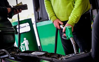 Φωτιά στις αντλίες: Όσα αλλάζουν στις τιμές των καυσίμων λόγω Μέσης Ανατολής