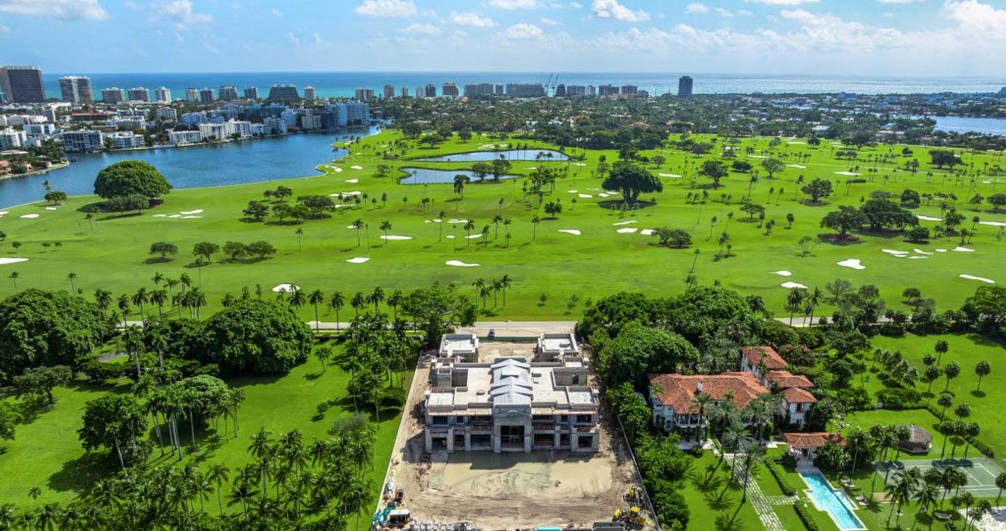 Ζάκερμπεργκ: Η αγορά αρχοντικού ύψους 170 εκ. δολ. σπάει τα ρεκόρ τιμών στο Μαϊάμι