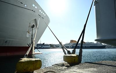 Χωρίς πλοία όλη η χώρα: 24ωρη απεργία της ΠΝΟ για τους ναυτικούς