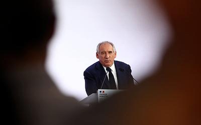 Γαλλία: Κυβερνητική κρίση στον ορίζοντα; Βουτιά στο χρηματιστήριο!