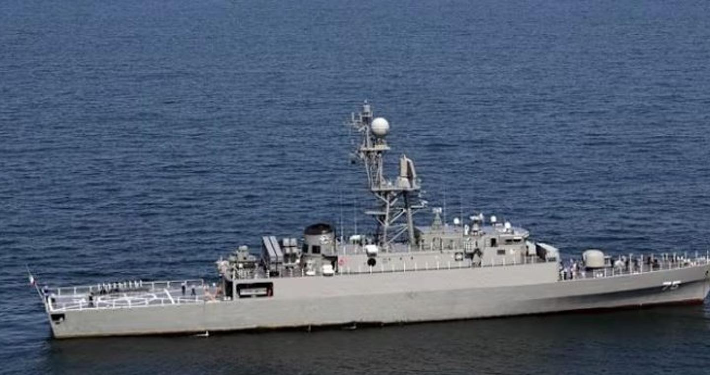 Επλήγη ιρανική φρεγάτα από υποβρύχιο ανοικτά της Σρι Λάνκα – 101 αγνοούμενοι και 78 τραυματίες