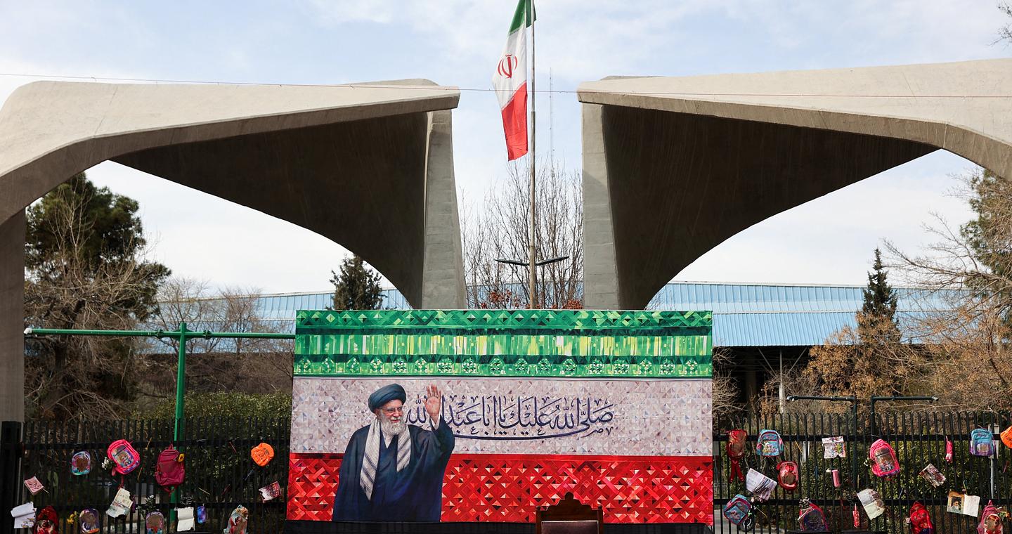 NYT: Ιρανοί πράκτορες πρότειναν στη CIA συνομιλίες για λήξη του πολέμου