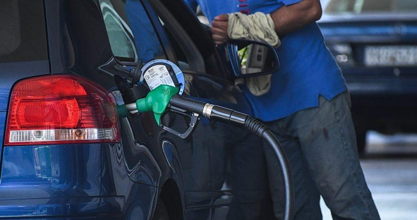 Τα πρώτα πρόστιμα στην αγορά καυσίμων από την έναρξη του πολέμου