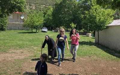 Τι κρύβεται πίσω από την ιστορία της γυναίκας με τα 22 εγγόνια