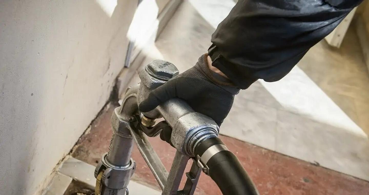Τα δύο ευρώ στην αντλία ενεργοποιούν νέα fuel pass - Η κόκκινη γραμμή για την κυβέρνηση