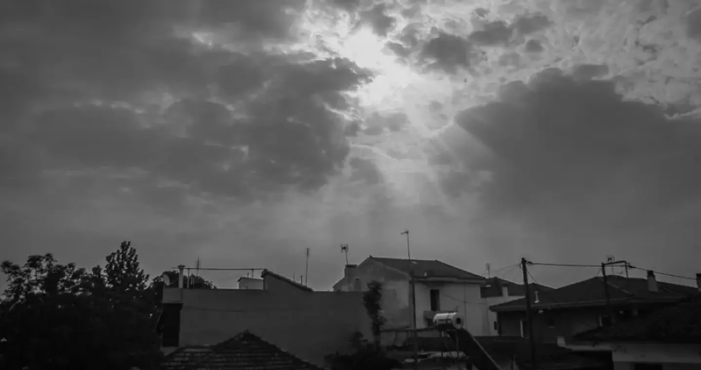 Συννεφιασμένη Δευτέρα - Πού θα βρέξει