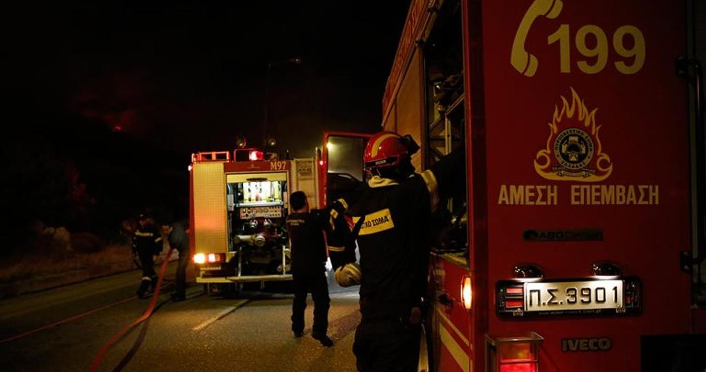 Ταύρος: Φωτιά σε διαμέρισμα 4ου ορόφου – Στο νοσοκομείο μεταφέρθηκε 50χρονος