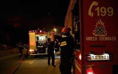 Εφιάλτης στον Ταύρο: Μεγάλη φωτιά σε διαμέρισμα με έναν σοβαρά τραυματία