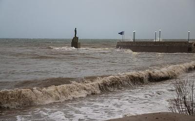 Ο καιρός αλλάζει: Πού αναμένονται βροχές και 7 μποφόρ τις επόμενες ώρες