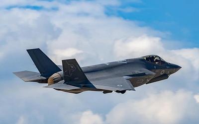 Φλέγεται η Μέση Ανατολή: Τα πλήγματα στο Ιράν και ο άφαντος Χαμενεΐ