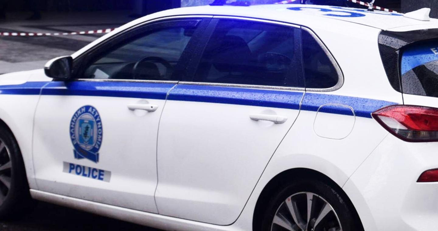 Θεσσαλονίκη: Ογδοντάχρονος «έριξε» το αυτοκίνητό του σε τράπεζα στη Θέρμη