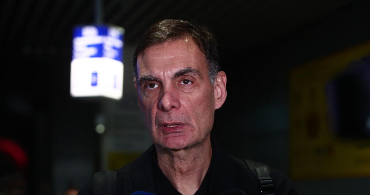 Μπαρτζώκας: «Θα δούμε μέρα με τη μέρα αν θα παίξει κάποιο ματς στη Γαλλία ο Βεζένκοφ»