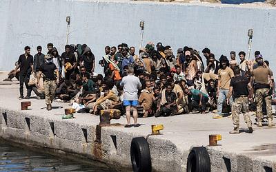 Νύχτα αγωνίας στη θάλασσα: Εκατοντάδες διασώσεις μεταναστών νότια της Κρήτης