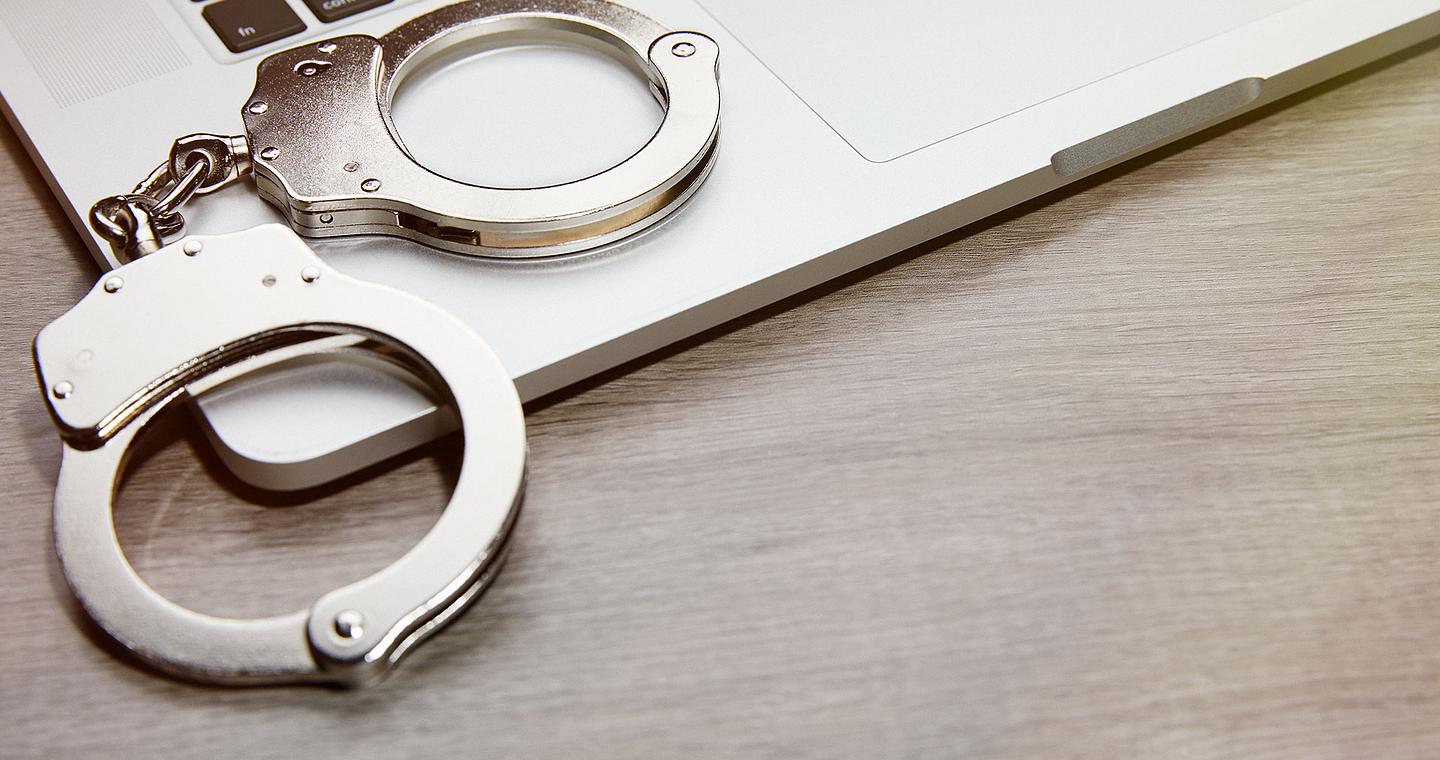 Μαιευτήρας Πάτρα: Χιλιάδες αρχεία παιδικής πορνογραφίας – Και φωτογραφίες συγγενικών του προσώπων