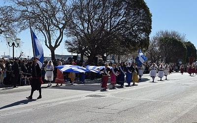 78 χρόνια ελεύθερα Δωδεκάνησα: Ρίγη συγκίνησης στην παρέλαση με υπερπτήσεις F-16