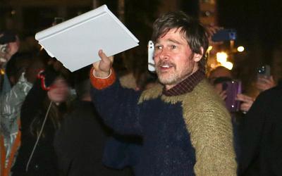 Αποκαλύπτεται η λάμψη του Χόλιγουντ στην Αθήνα: Ο Μπραντ Πιτ στο Δημαρχείο