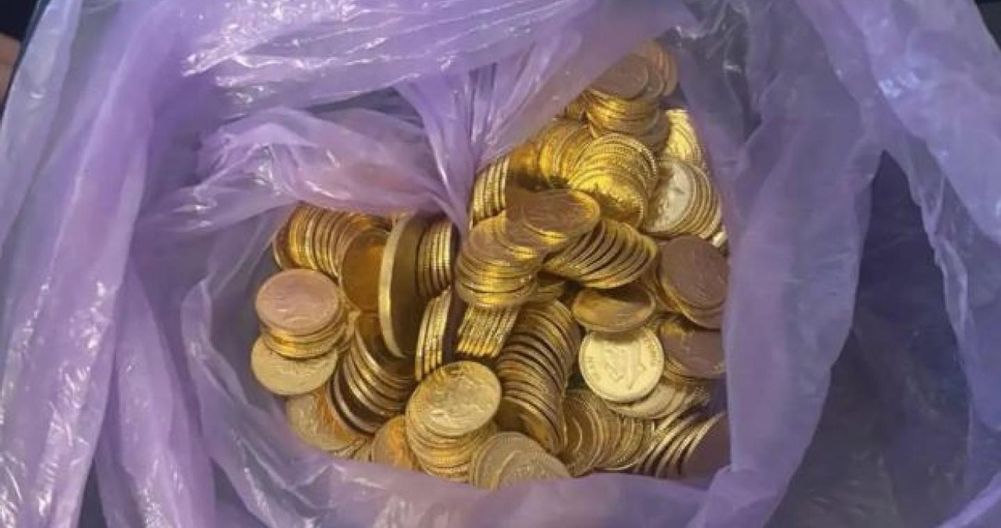 Απάτη όπως... οικογενειακή υπόθεση: Oι «επενδύσεις» σε χρυσές λίρες με λεία πάνω από 120.000 ευρώ- Δείτε φωτογραφίες και βίντεο