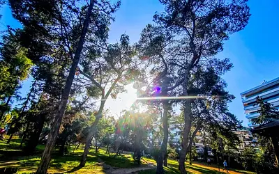 Τι αλλάζει στον καιρό το Σάββατο: Βροχές, νεφώσεις και όλες οι θερμοκρασίες