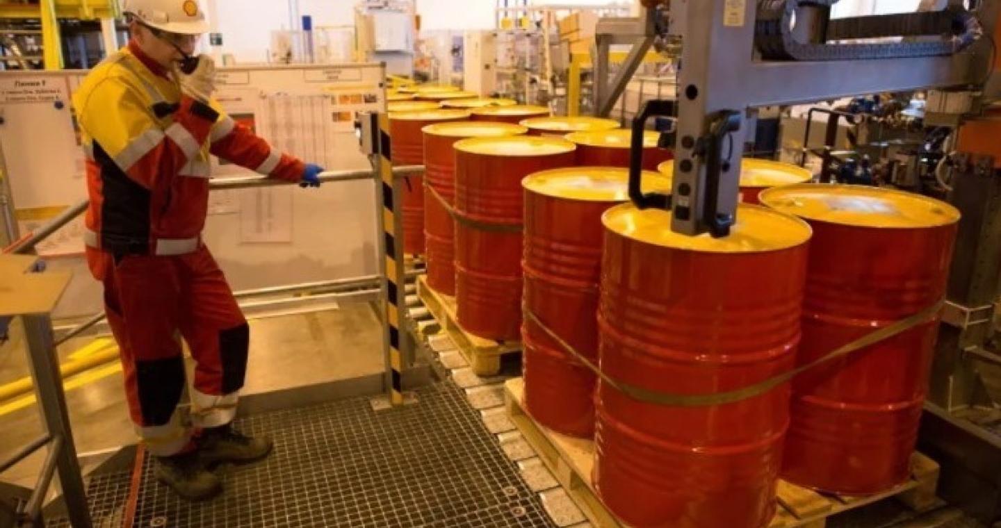 Πετρέλαιο Μπρεντ: Κλείσιμο στα 103,14 δολάρια, αύξηση 42% από την έναρξη του πολέμου στο Ιράν