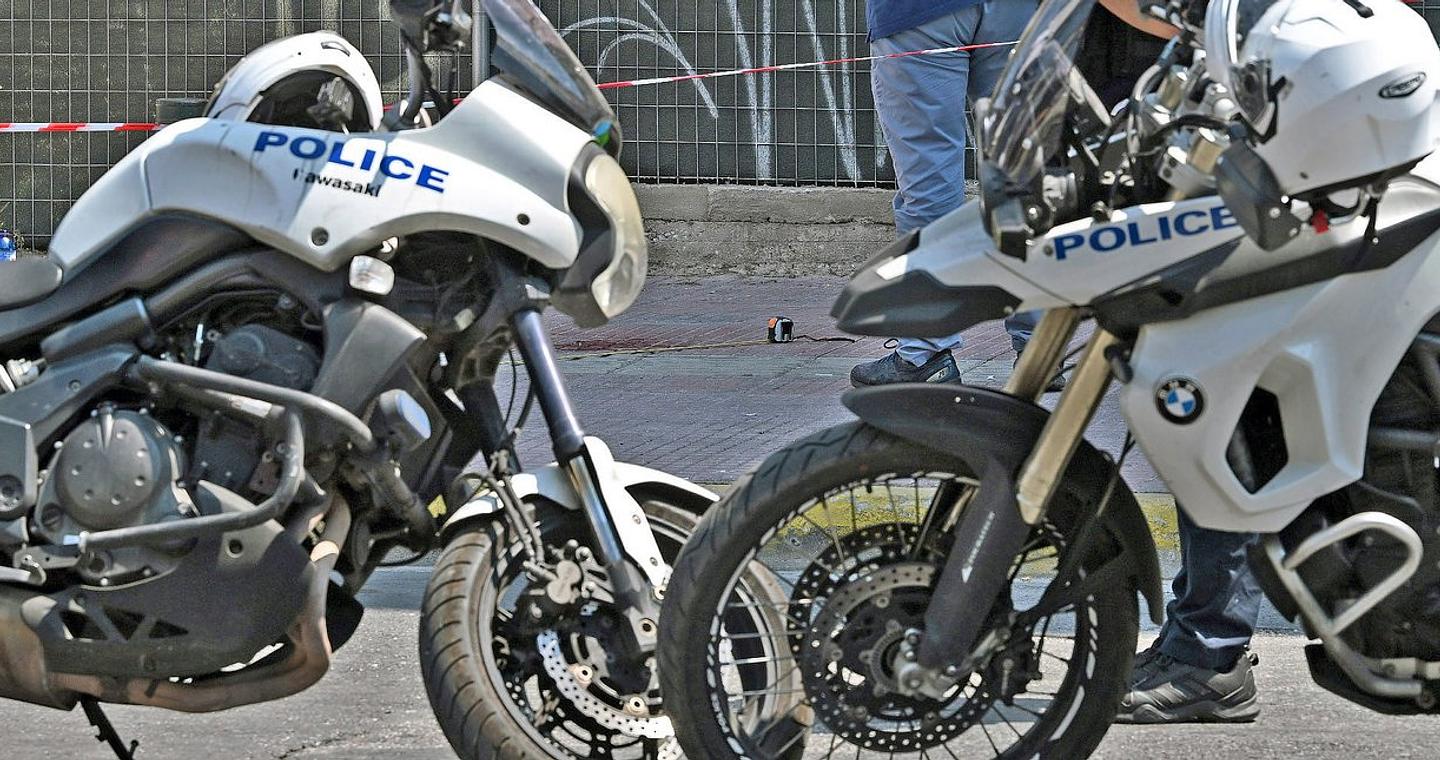 Παραβίασε κόκκινο φανάρι ο αστυνομικός που συνελήφθη για το τροχαίο με τις μηχανές και έναν νεκρό στο κέντρο της Αθήνας