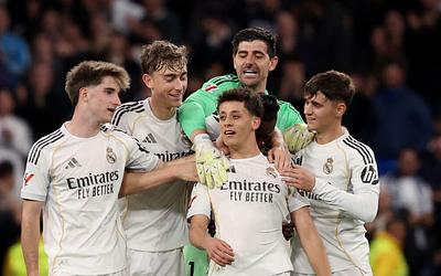 Ασύλληπτη Ρεάλ με γκολ από τη σέντρα: Η "Βασίλισσα" απειλεί την Μπαρτσελόνα