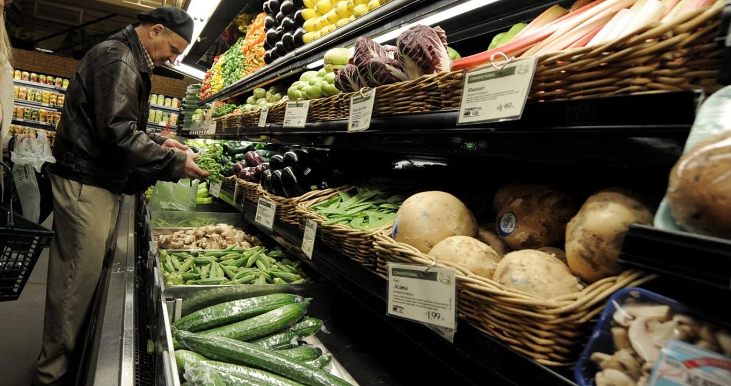 Πόλεμος με το Ιράν: Πώς μπορεί να αυξήσει τις τιμές στα ράφια των αμερικανικών καταστημάτων