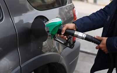 Σαρωτικοί έλεγχοι στα καύσιμα και πρόστιμα εκατομμυρίων για την αισχροκέρδεια