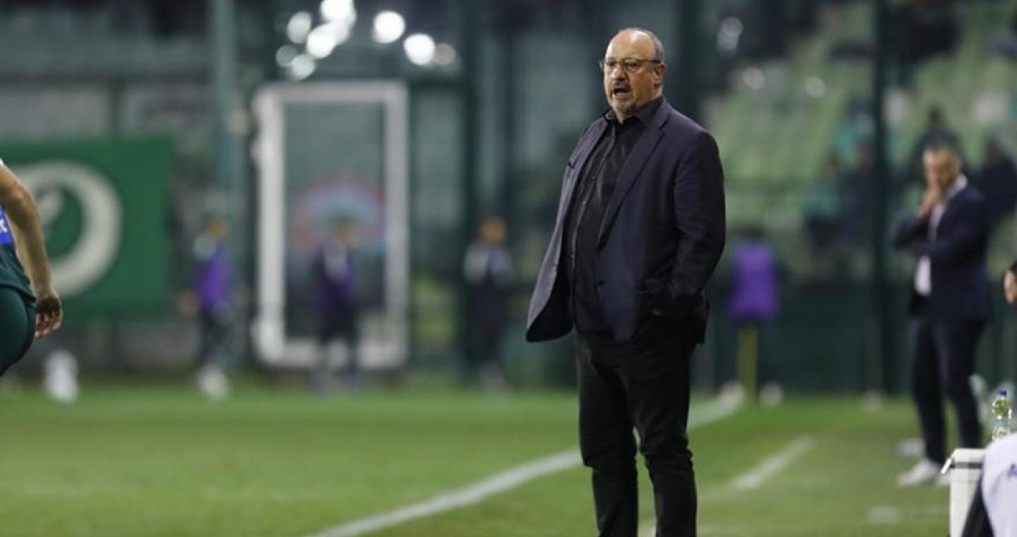 Μπενίτεθ: «Είμαι απογοητευμένος με πολλά πράγματα από το σημερινό παιχνιδι - Σημαντικό να περάσουμε την Μπέτις»