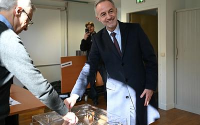 Γαλλικές δημοτικές εκλογές: Η ακροδεξιά εδραιώνεται και τα θρίλερ στις πόλεις ξεκινούν