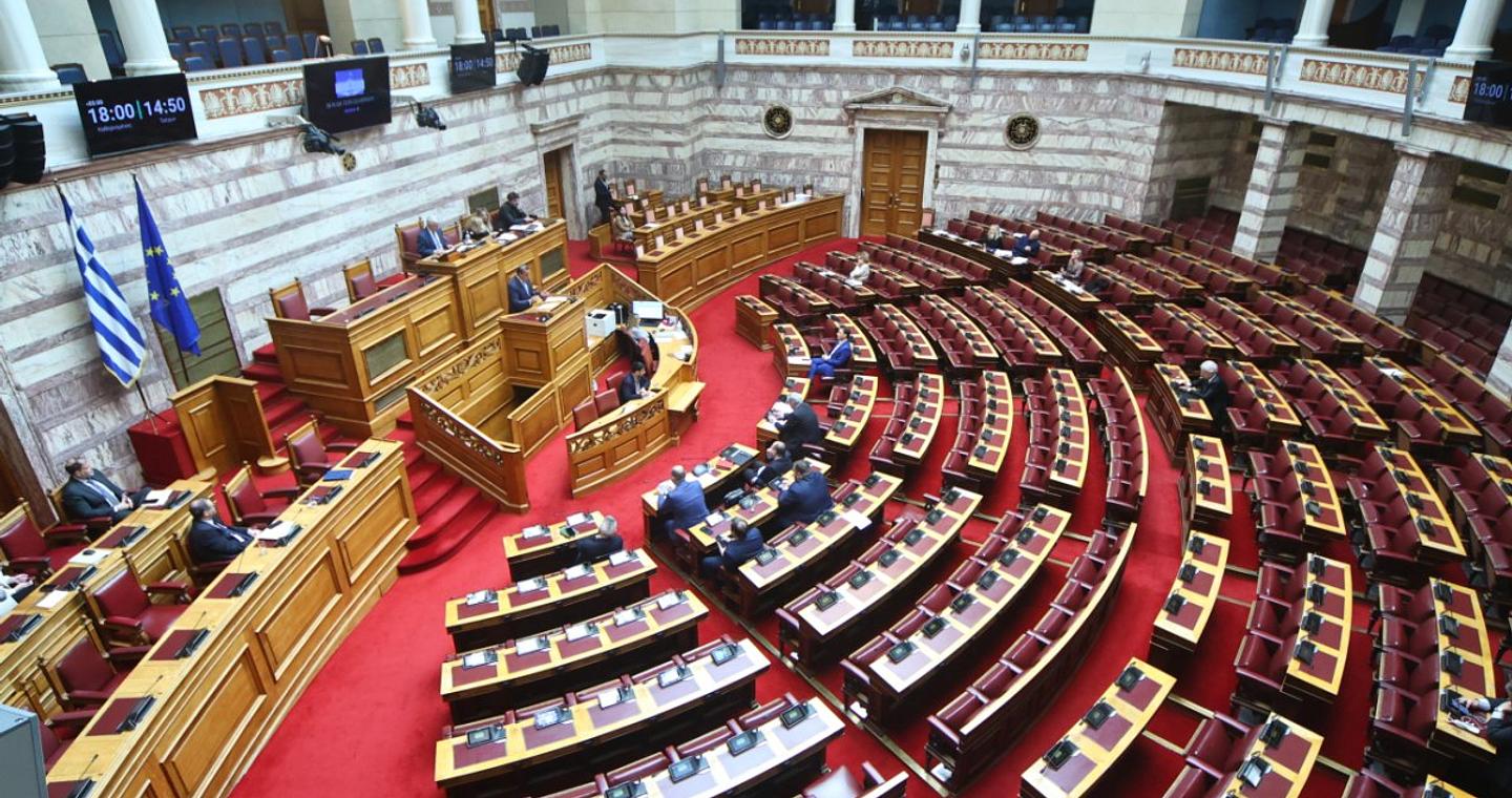 Εξηγήσεις για τις αποκαλύψεις Ντίλιαν ζητά η αντιπολίτευση – «Οργανωμένο σχέδιο από το Μαξίμου»- «Δεν υπάρχει κρατική εμπλοκή», επιμένει η ΝΔ