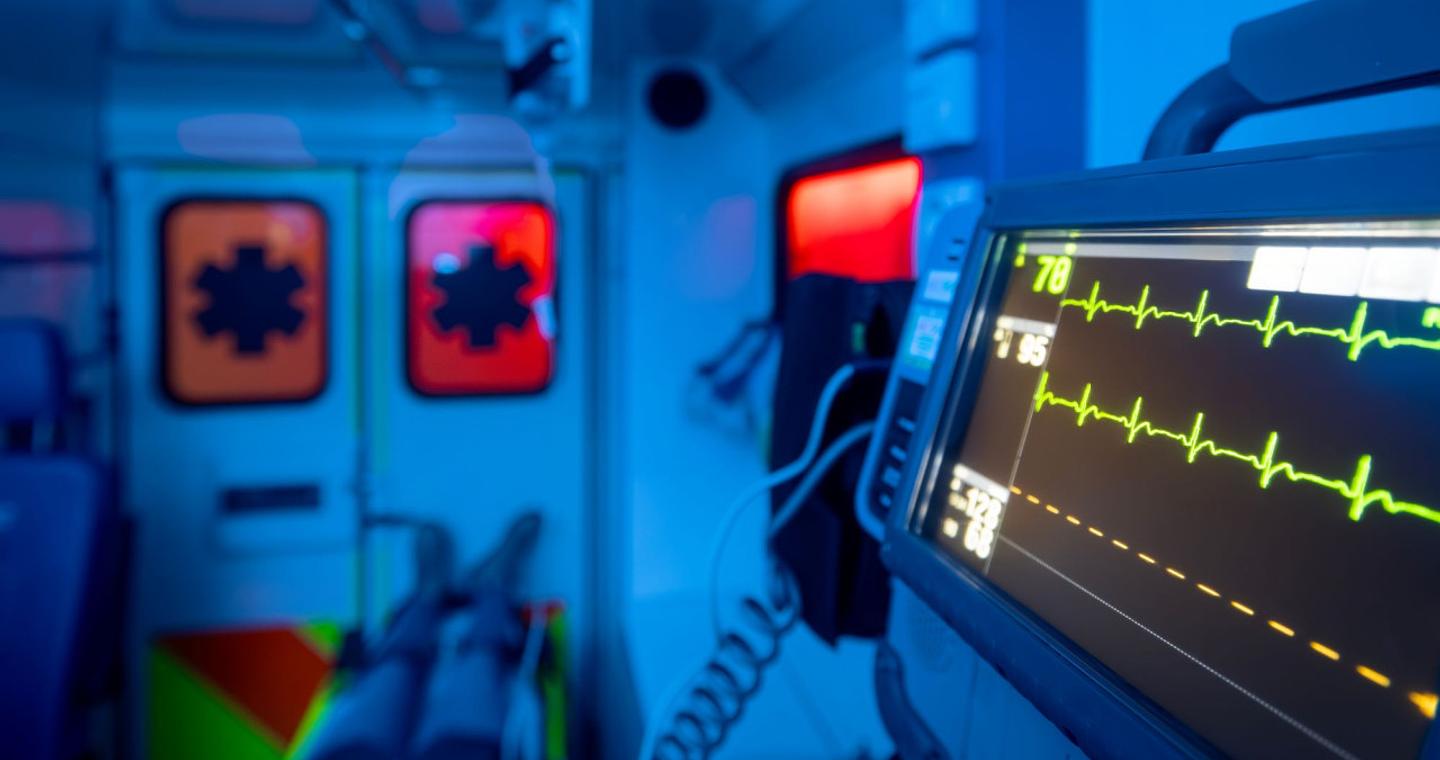 Μία νεκρή σε σφοδρή σύγκρουση ταξί με ΙΧ στην Ποσειδώνος