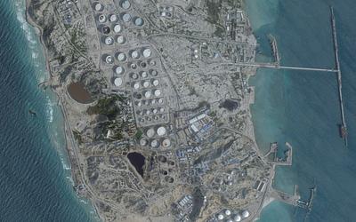 Φλέγεται ο Περσικός: Το ριψοκίνδυνο σχέδιο του Τραμπ για «νοκ άουτ» στο Ιράν