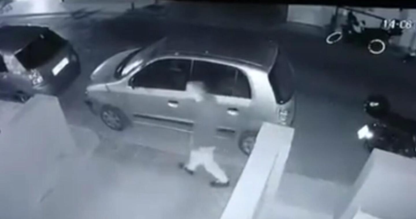 Ηράκλειο: 40χρονος ακολουθούσε γυναίκες, τις τραβούσε φωτογραφίες μέσα στα σπίτια τους και αυνανιζόταν - Σοκαριστικό βίντεο από τη δράση του