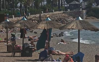 Ηλιοφάνεια και 26άρια στα νότια: Επέστρεψαν οι βουτιές στον Φλοίσβο