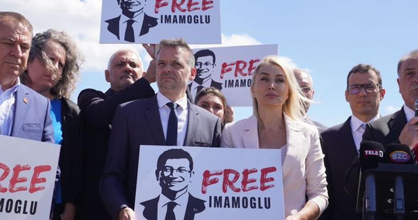Τουρκικό “μπλόκο” σε Δούκα και Ευρωπαίους Δημάρχους που ήθελαν να δουν τον Ιμάμογλου