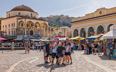 Η ελληνική οικονομία μπαίνει στην προεκλογική περίοδο με αντιφατικά σήματα