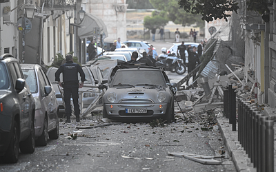 Ισχυρή έκρηξη στην Πλάκα: Κατέρρευσε κτίριο – Φόβοι για εγκλωβισμένους στα συντρίμμια