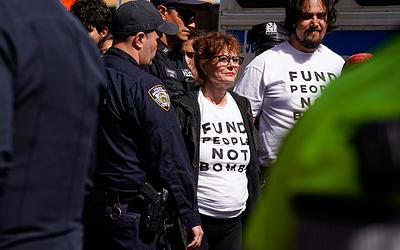 Σούζαν Σάραντον: Η ηχηρή σύλληψη της σταρ στη διαδήλωση κατά του Νετανιάχου