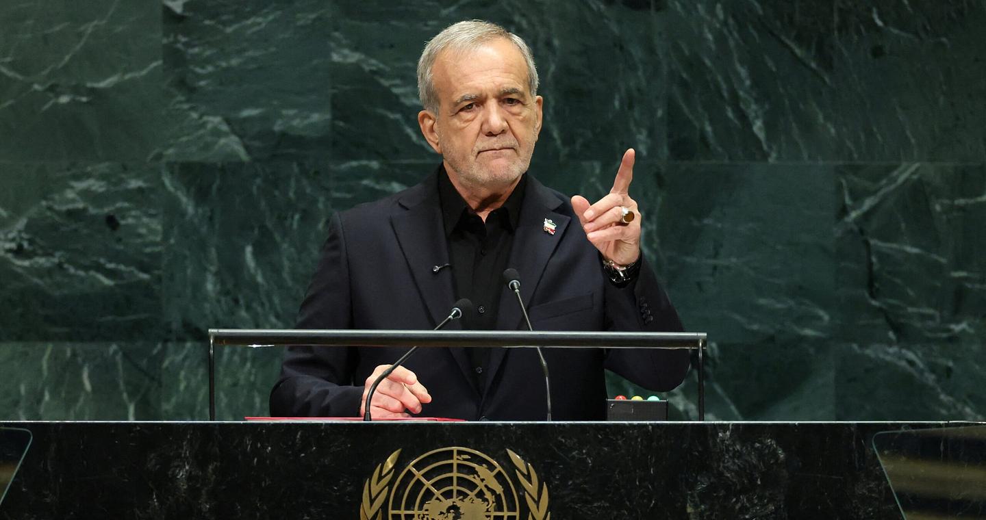 Πεζεσκιάν: «Δεν θέλουμε να δολοφονήσουμε τον Τραμπ» – Τι απαντά στις κατηγορίες των ΗΠΑ