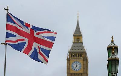 Δέκα χρόνια μετά το Brexit: 49% στηρίζουν την επανένταξη