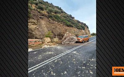 Βράχος έπεσε μέτρα από αυτοκίνητο στην Ιεράπετρα