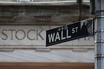 Wall Street ανοδικά: Τα εργασιακά δεδομένα στέλνουν σήμα στη Fed