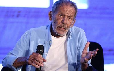 Ξαρχάκος ζητά άμεση απόσυρση από πολιτικό κόμμα