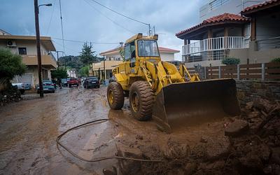 Κρήτη σε Red Code: Πλημμύρες, δρόμοι και 112