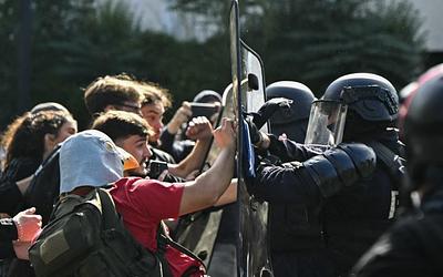 Μαθητικές διαδηλώσεις: βία, χιλιάδες συλλήψεις, δύο νέες κινητοποιήσεις στη Γαλλία