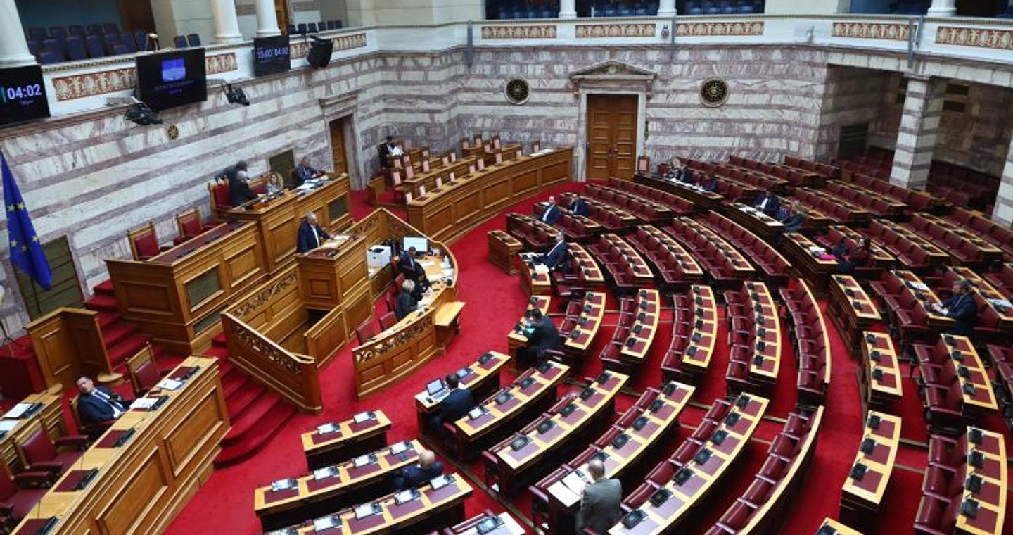 «Πυρά» της αντιπολίτευσης με αφορμή την ανάρτηση του πρωθυπουργού
