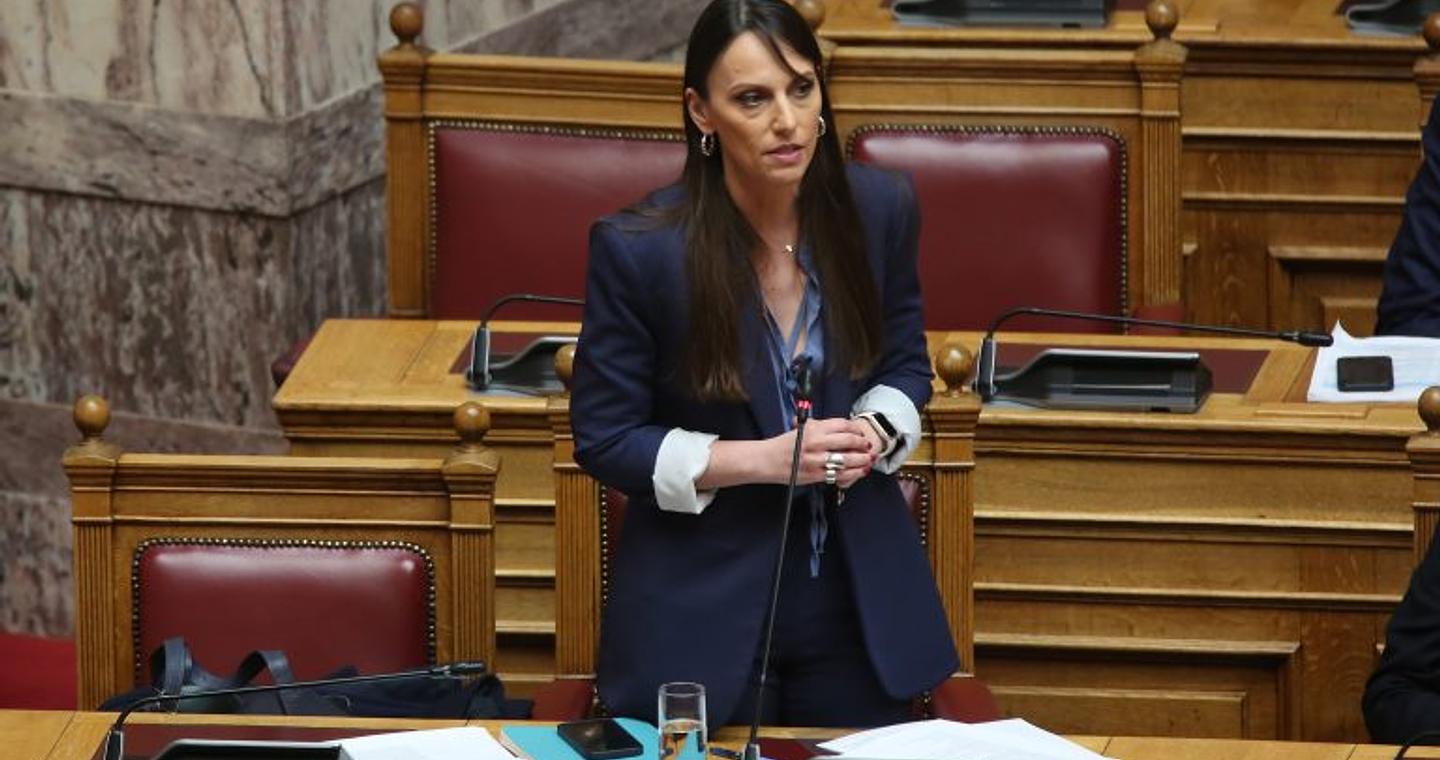 Bουλή – Β. Χαραλαμπογιάννη: Η κυβέρνηση επιλέγει τη δράση αντί της αδράνειας