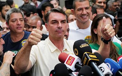 Φλάβιο Μπολσονάρου προηγείται με 50% – Λούλα στο 42%