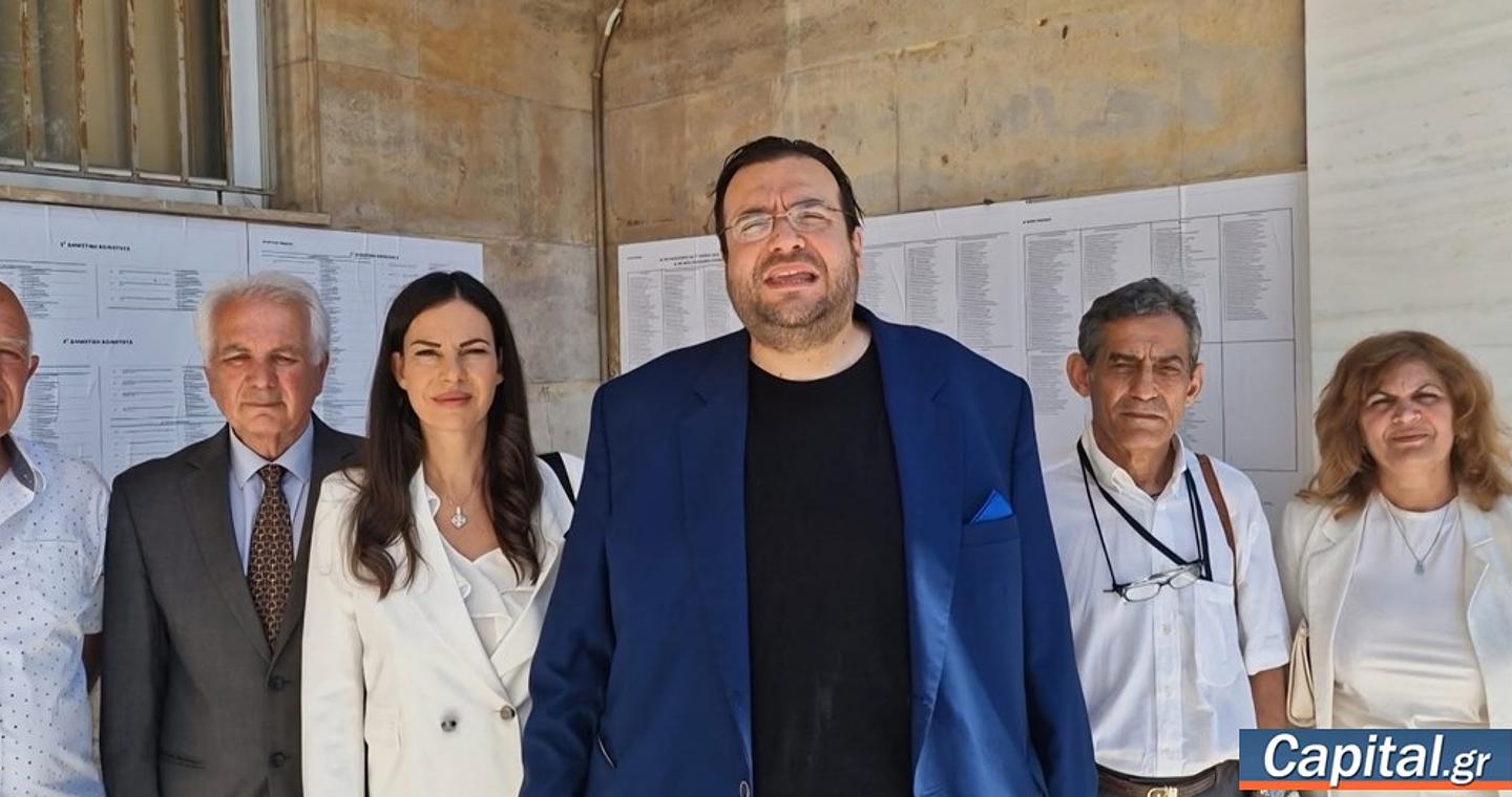 Χειροπέδες στον πρόεδρο του ΛΑΟΣ Φίλιππο Καμπούρη - Φέρεται ως αρχηγός κυκλώματος απατών σε βάρος του e-ΕΦΚΑ