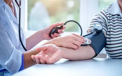 Υπέρταση: Οι ειδικοί δίνουν νέες οδηγίες για ρύθμιση της πίεσης!